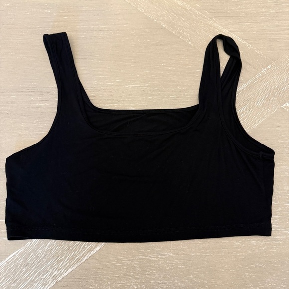 SHEIN Black Cropped Tank Top for rompers or overalls - Picture 4 of 4